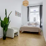4br - Zentral - Geraeumig - Terrasse - Altbau - Netflix - Grill - Wifi Lägenhet