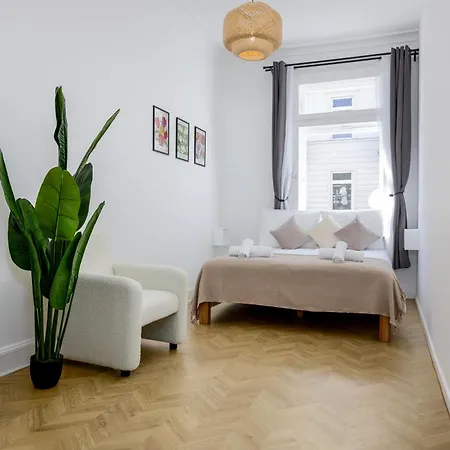 4br - Zentral - Geraeumig - Terrasse - Altbau - Netflix - Grill - Wifi Apartman
