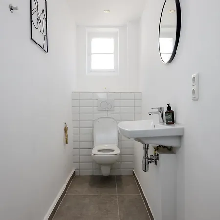 Apartman 4br - Zentral - Geraeumig - Terrasse - Altbau - Netflix - Grill - Wifi