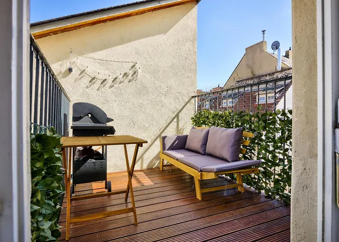 4br - Zentral - Geraeumig - Terrasse - Altbau - Netflix - Grill - Wifi 아파트